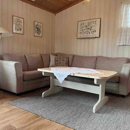 Frittliggende Hytte I Flott Turterreng Molde Exterior photo